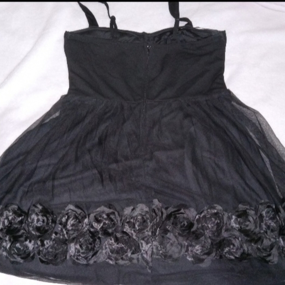 Trixxi Black Midi Dress with Floral Detail Trim - Picture 5 of 14